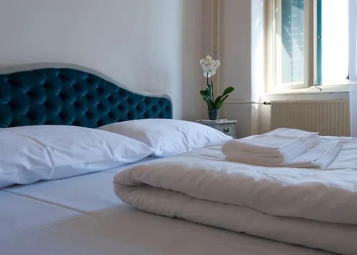 Villa On The With A Splendid Garden *